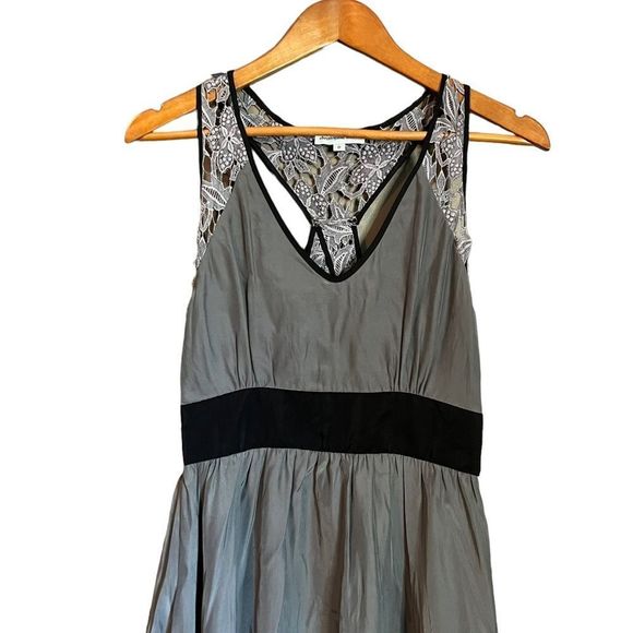 Christopher Deane grey 100% silk dress with lace details - Picture 3 of 11